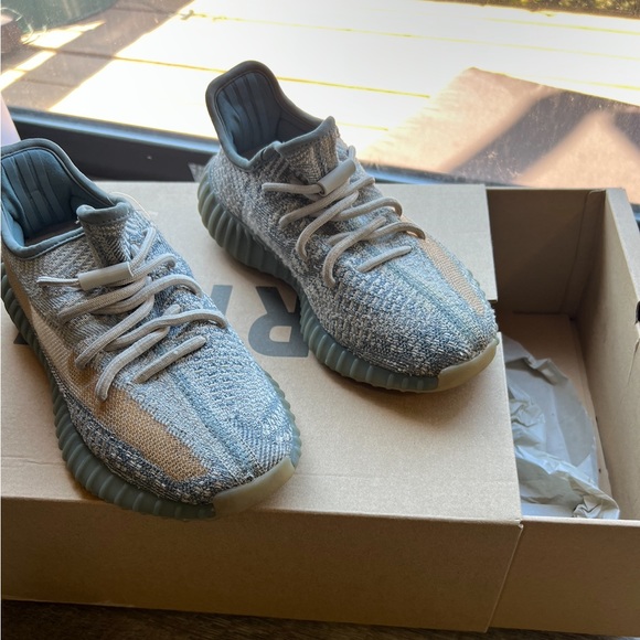 COPY - Yeezy Boost 350 v2 Israfil - Picture 4 of 5